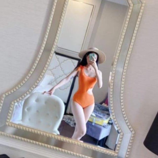 Bikini xẻ eo thắt vai cam