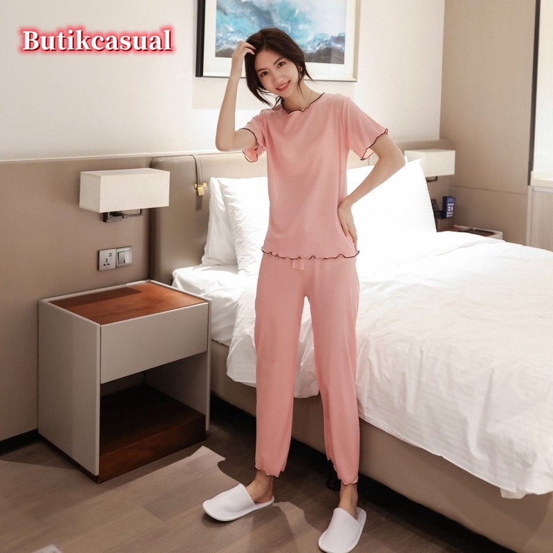 Bộ Đồ Ngủ Áo Thun Tay Ngắn Cổ Tròn Và Quần Short Bằng Vải Lụa Lạnh Phong Cách Hàn Quốc Dành Cho Bạn Nữ Mặc Trong Mùa Hè