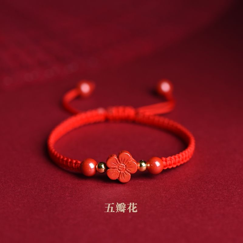 Vòng tay đẹp. Bùa May Mắn Tự Nhiên Hình Cỏ Bốn Lá Cho Năm Mới