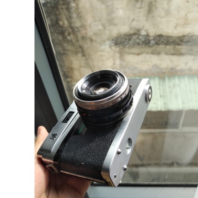 Máy ảnh film Minolta A3 dùng trưng bay, decor hay đạo cụ