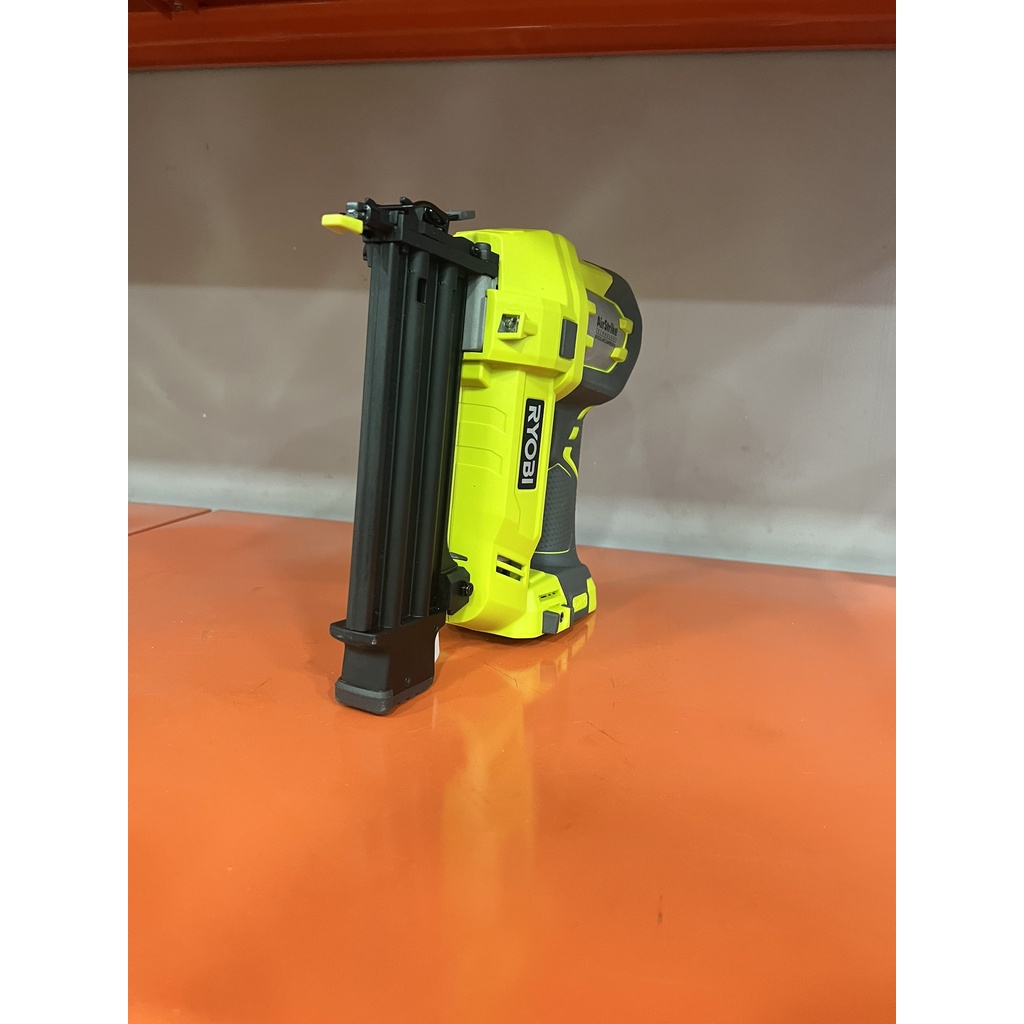 THÂN Súng bắn đinh f ryobi pin 18v r18nl-0 - 95% - BH 3 THÁNG