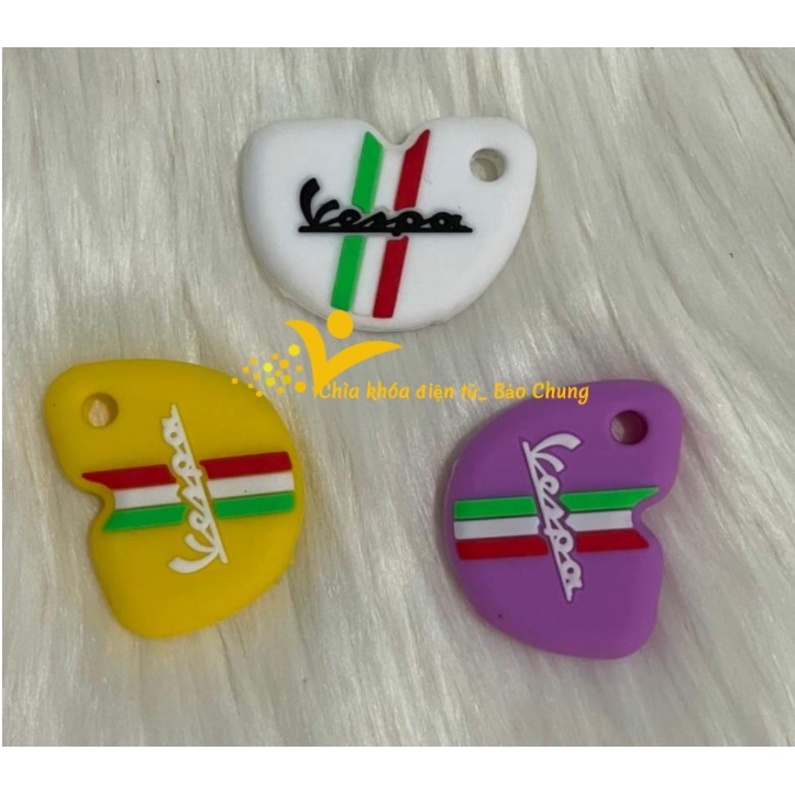 Vỏ bọc chìa khóa xe vespa biểu tượng cờ ý chất liệu silicon