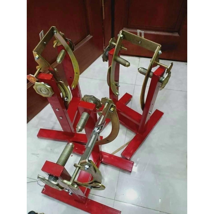 Giá cân vành xe máy