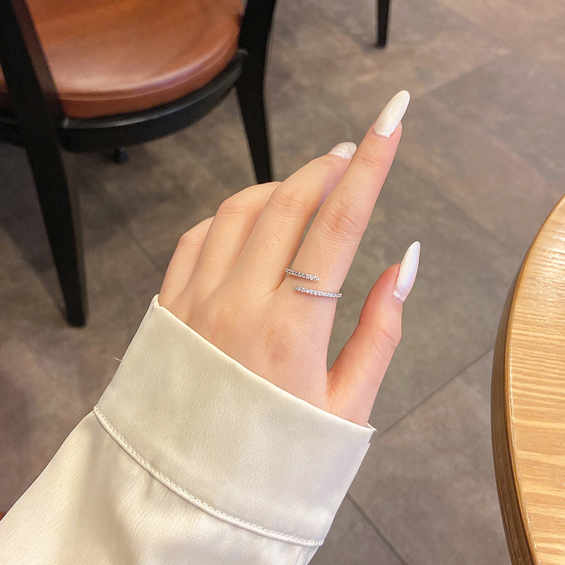 Nhẫn Hở Có Thể Điều Chỉnh Kích Cỡ