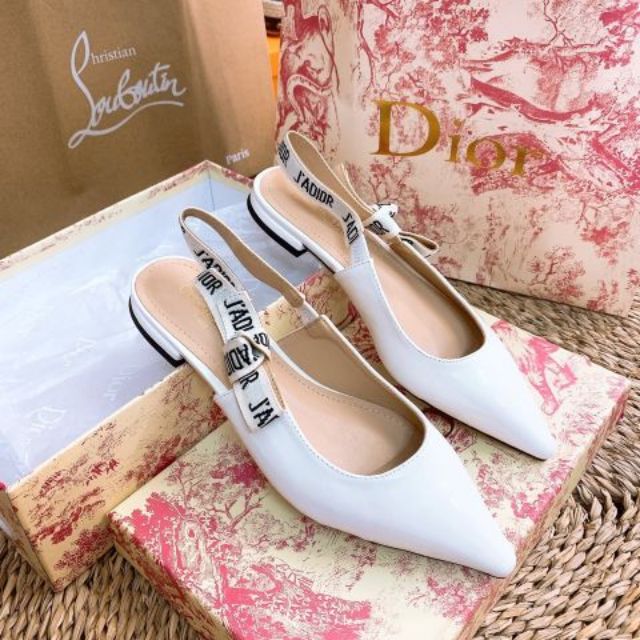 SANG CHẢNH KJ(ẢNH THẬT) Sandal Bệt Đế Tag Ngôi Sao Da Bóng Fullbox Bill Túi Cao Cấp . . RẺ ĐẸP . new mùa thu NEW H2