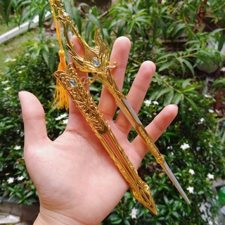 Mô hình kiếm thiên nhậm tuyết 22cm.
