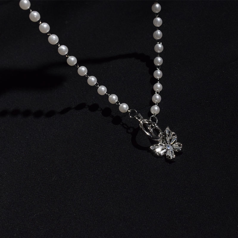 Dây Chuyền Mặt Hình Bướm Đính Ngọc Trai Phong Cách Vintage