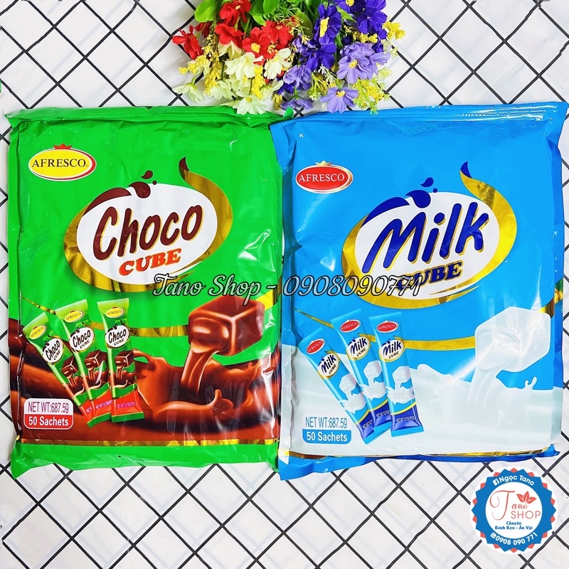 Một gói 50 thanh kẹo sữa bò viên nén Milk cube / Choco cube