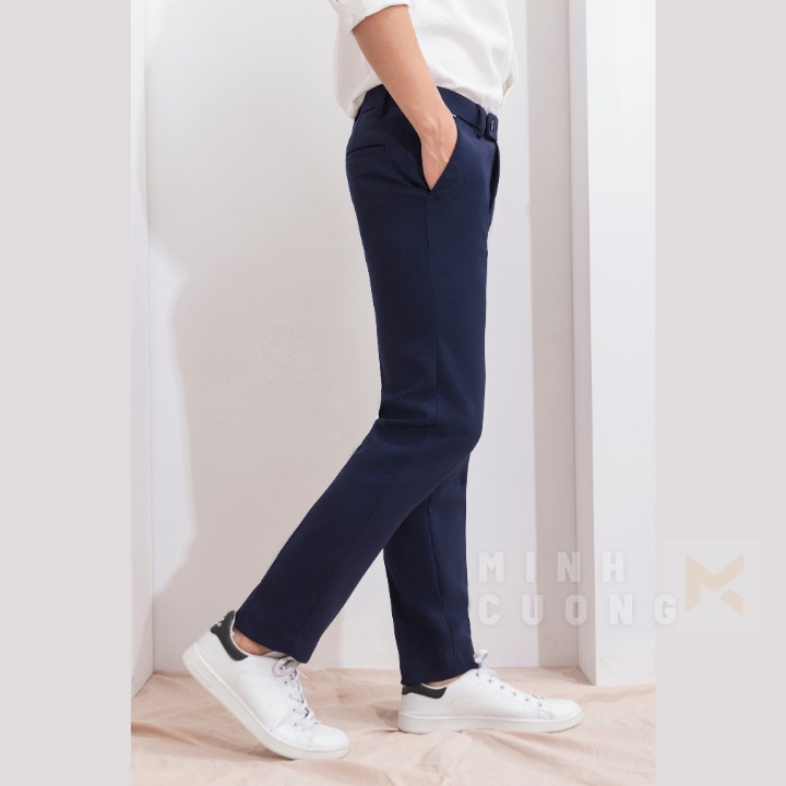 Quần tây đen nam đẹp dáng ôm côn, chất vải tuyết mưa dầy dặn, co giãn 4 chiều | BigBuy360 - bigbuy360.vn