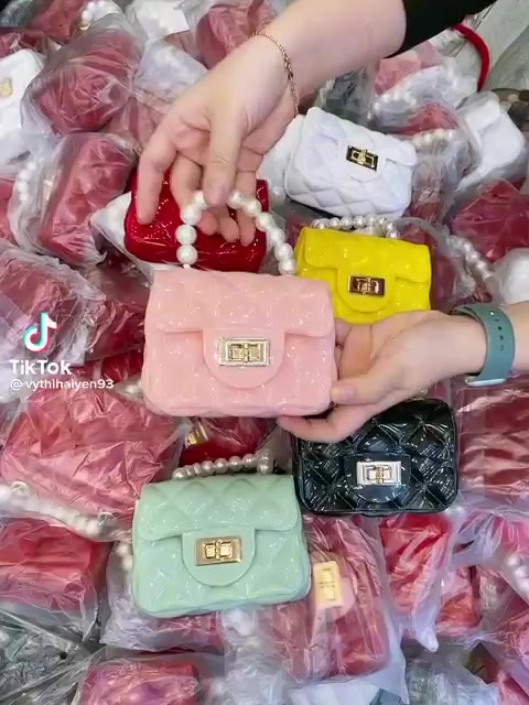 Túi silicon mini đeo chéo cho mẹ và bé đi chơi thời trang hàn quốc dễ thương cute (có kèm dây đeo chéo) | BigBuy360 - bigbuy360.vn