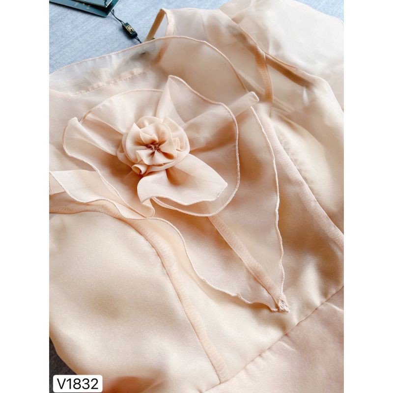 VÁY THIẾT KẾ VOAN KÍNH HOA NGỰC V1832 | BigBuy360 - bigbuy360.vn