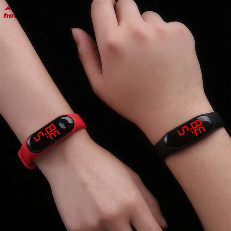 Đồng hồ điện tử màn hình led thời trang