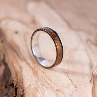 nhẫn titanium ốp gỗ walnut và mun