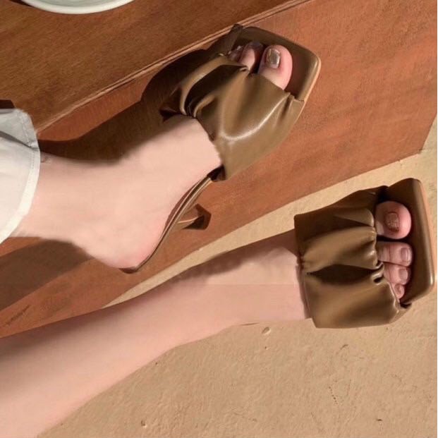 Guốc cao gót quai nhún gót nhọn cao 7cm - Q23
