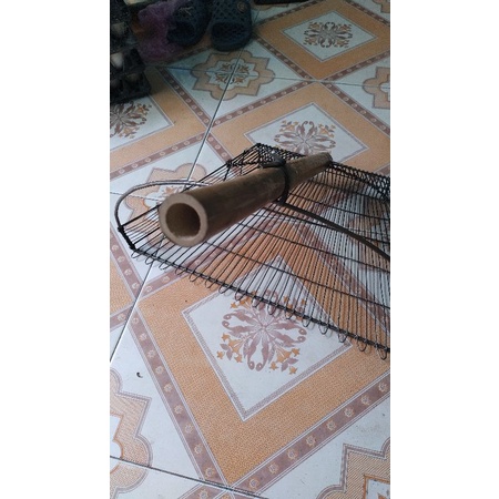 Cào ốc cào hến quăng ốc quăng hến đủ bộ cả dây thừng