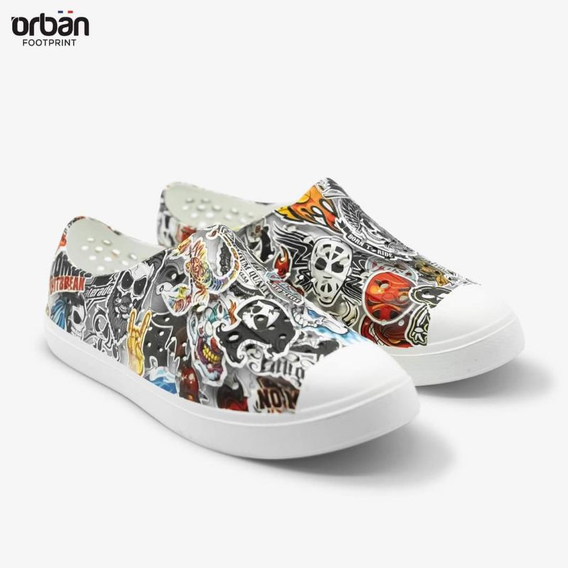 Giày nhựa Urban Footprint viền hoa văn