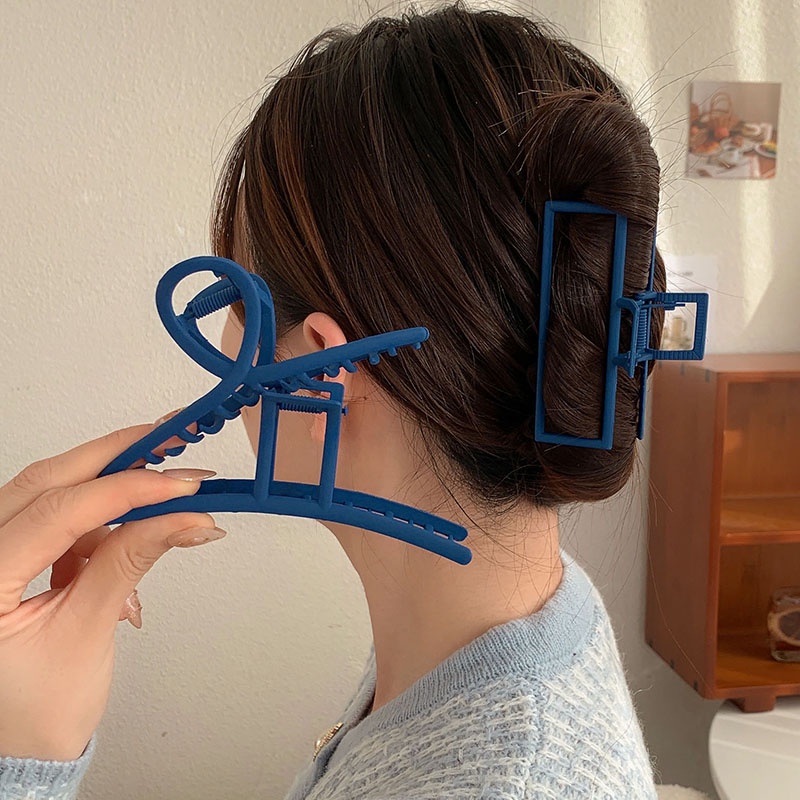 Kẹp Tóc Nữ Hình Cá Mập Màu Xanh Dương Đơn Giản Xinh Xắn