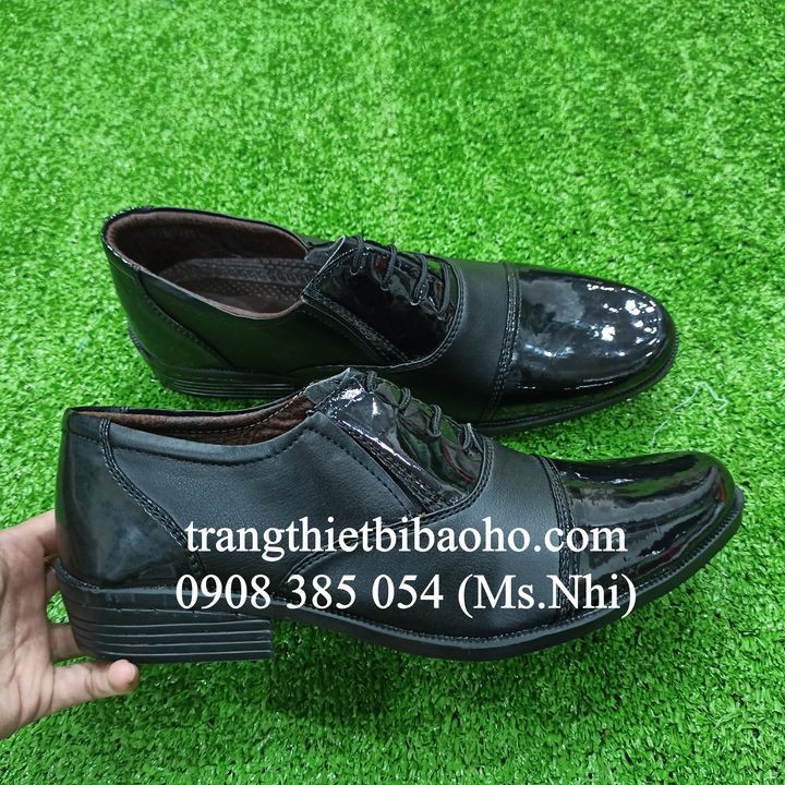 Giày bảo vệ màu đen mũi bóng chất liệu simili sic DA03- Hình thật