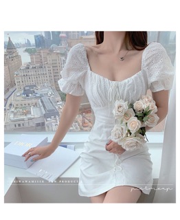 ĐẦM BẸT VAI TRẮNG ĐAN DÂY EO