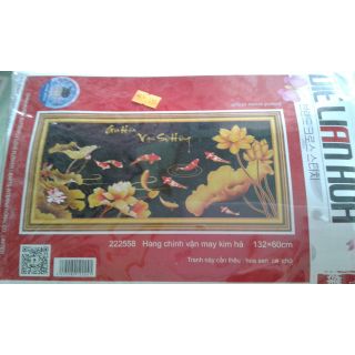 Tranh thêu chữ thập cửu ngư quần hội