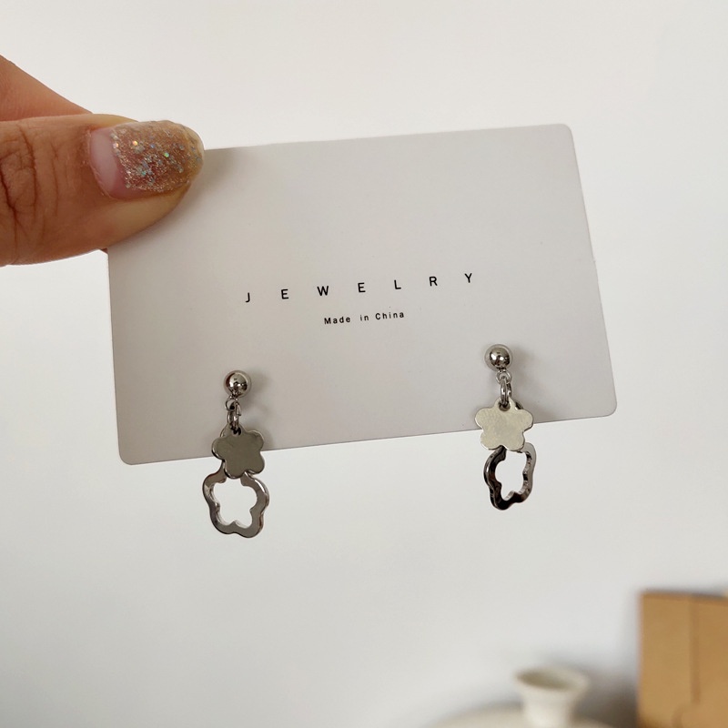 Khuyên tai hình hoa rỗng kiểu cách sáng tạo hợp thời trang cho nữ