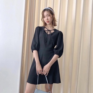 Janet studio • đầm cổ tim thắt dây đen