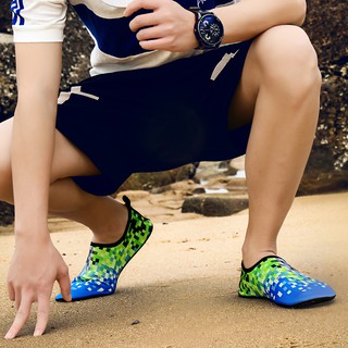 Giày đi biển nhẹ, êm, bảo vệ chân họa tiết pixel cho nam và nữ, size 35-36, hàng Việt Nam chất lượng hợp quy