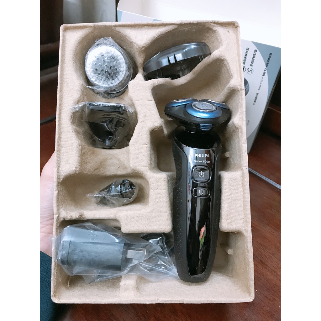 Máy cạo râu Philips Series 6000 - S6580