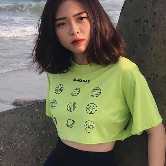 Áo croptop xanh lá space bae form rộng tay lửng cryaotic10