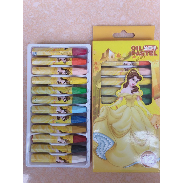 Sáp màu dầu 12 màu Micky 1 hộp