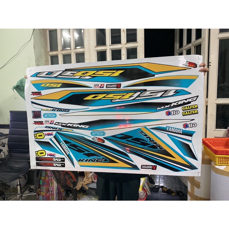 ( Quí khách vui lòng mang ra tiệm cho thợ dán )  ( Quí khách vui lòng mang ra tiệm cho thợ dán ) exciter 150 xanh ngọc