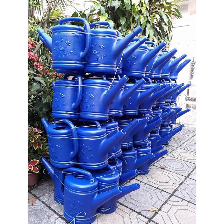 10 lít - Xoa tưới nước nhựa dày - thương hiệu 24-3 tưới cây, tưới hoa, tưới rau.
