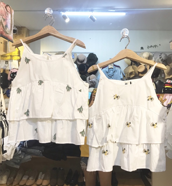 Áo dây thêu hoa nhí