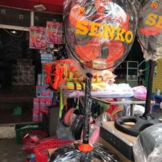 Quạt đứng Senko 4.5 tắc DCN1806