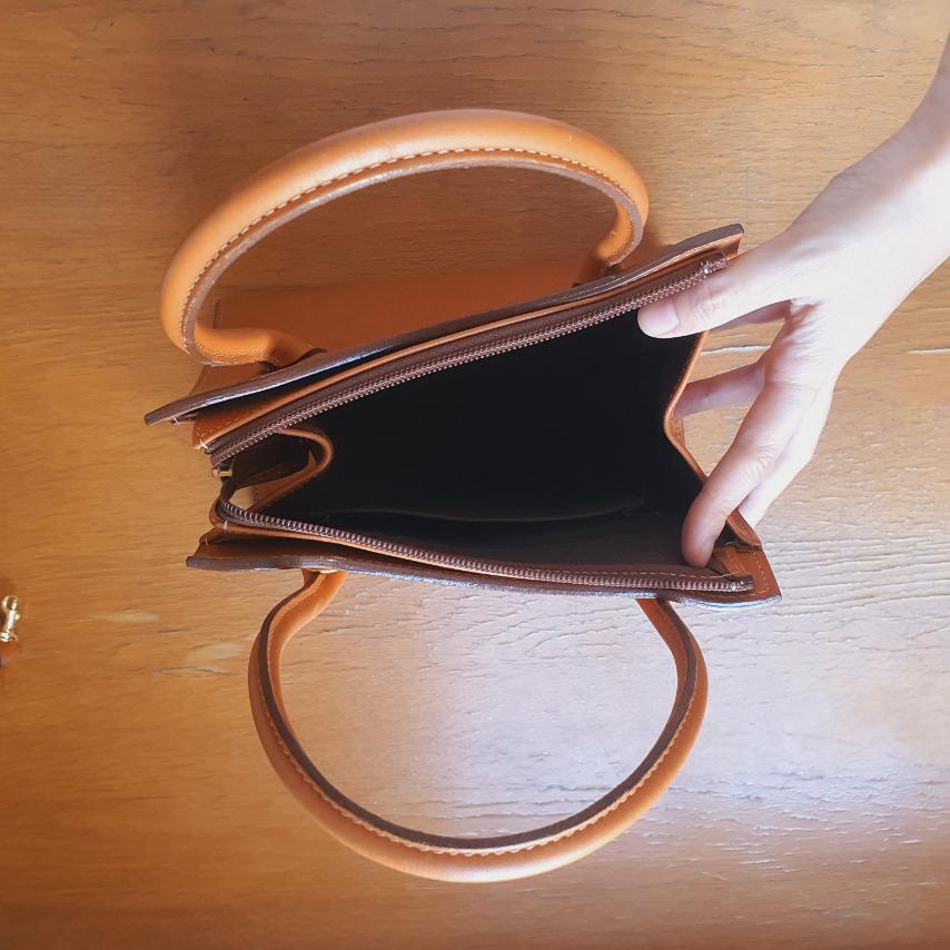 Túi da thật vintage Nhật. Hiệu Monica. Made in Japan - em và nắng