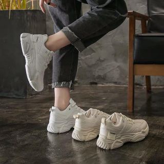 Giày thể thao cho cả nam và nữ