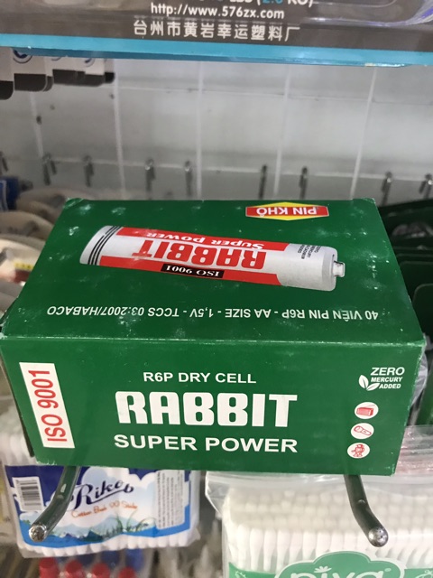 1 hộp pin tiểu AA con thỏ siêu tiết kiệm