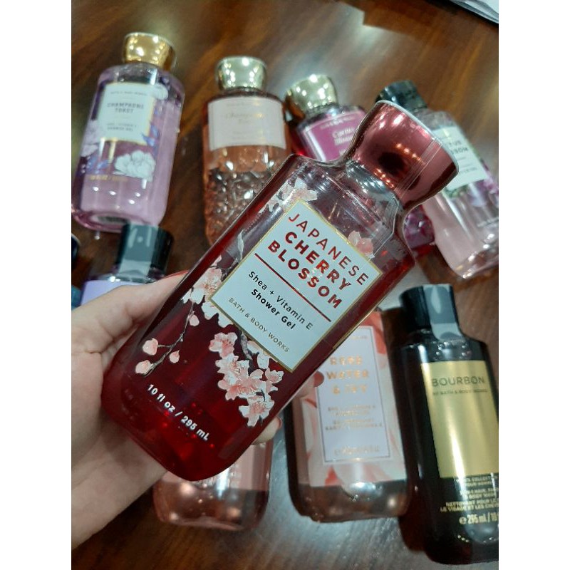 Sữa tắm Bath and Body Works. Hàng mua tại Store hãng. Có Bill