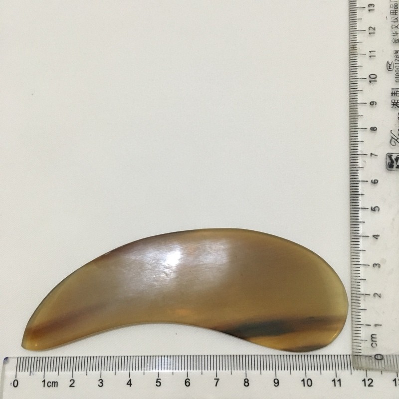 Dụng cụ đánh cảm, cạo gió sừng bò Châu Phi CCG06 Chuối Dài 12x3,5cm