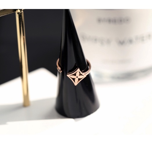 Nhẫn Hở Hoa Văn Titan Ko Han Rỉ TT 3840