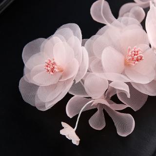 Kẹp tóc hoa hồng cho cô dâu
