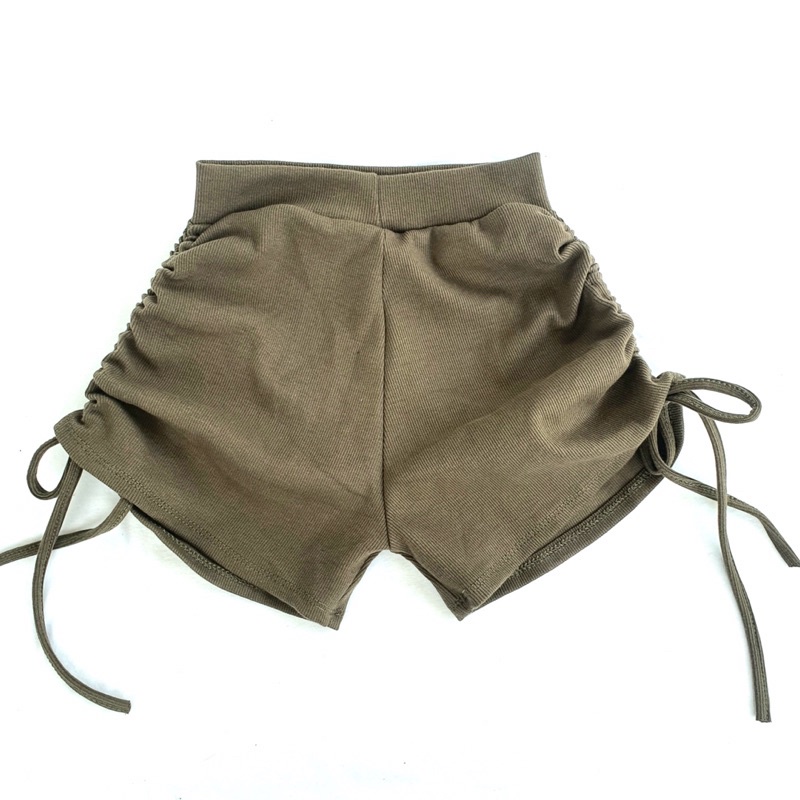 Quần đùi nữ nút 2 bên A2 | BigBuy360 - bigbuy360.vn