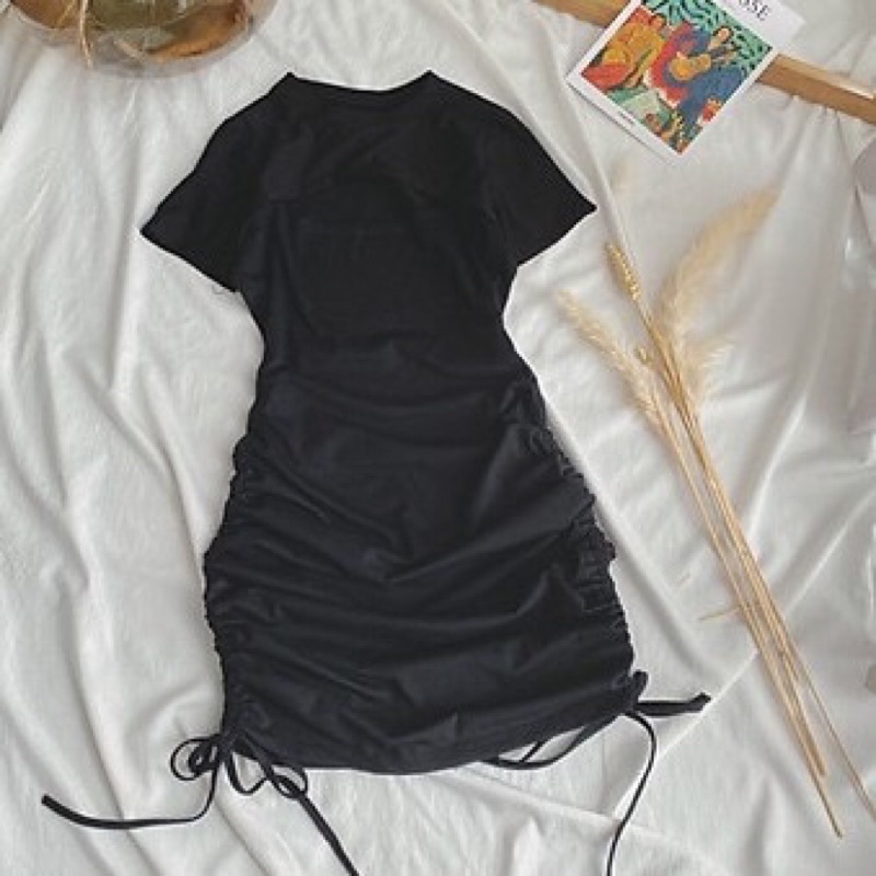 Váy body nữ khoét ngực sexy⚡️Hàng đẹp⚡️đầm thiết kế chất mát | BigBuy360 - bigbuy360.vn