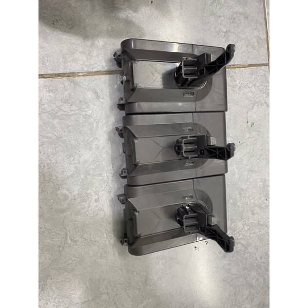 3 khối pin cũ dyson v8