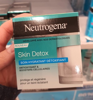 Sữa rửa mặt Neutrogena