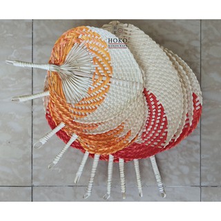 Quạt tre đan cầm tay lá đề đỏ - HOKO