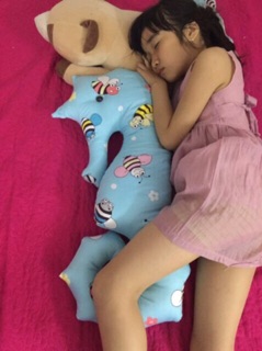 Gối ôm cá ngựa cho bé
