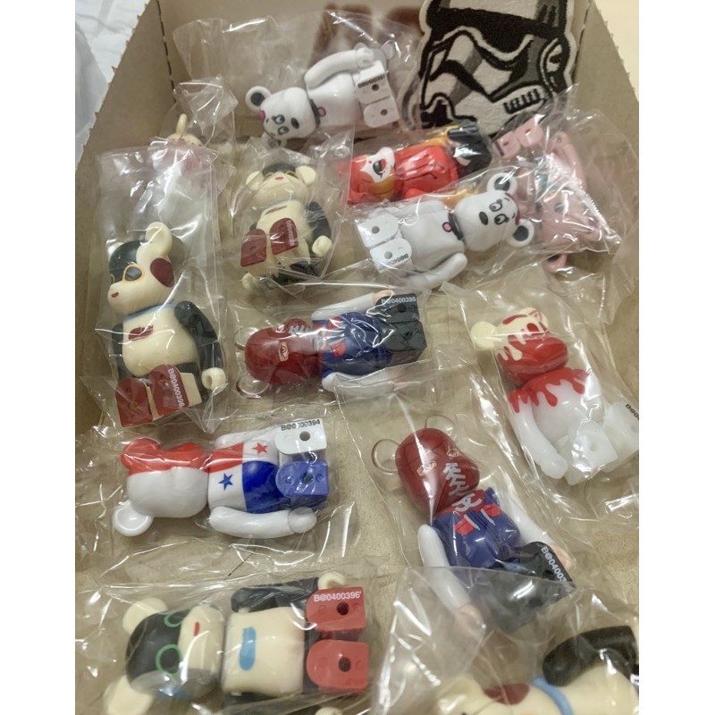 Đong giá 150 - Gấu Bearbrick series 40
