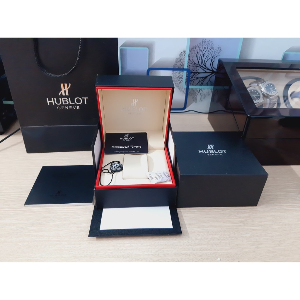 Hộp Đựng Đồng Hồ Hublot, Rolex, Patek Philippe Cao Cấp, đầy đủ túi xách, thẻ bảo hành, giấy tờ đi kèm.