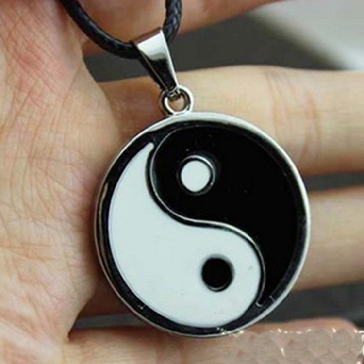 Dây chuyền da PU với mặt dây hình chữ âm dương